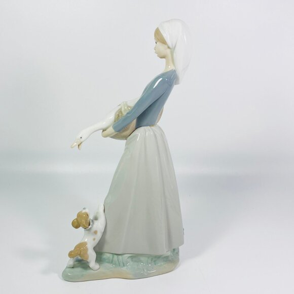 Retired Lladro Girl With Goose And Dog Figurine 4866 10.5” Tall Mint with Box - Picture 5 of 9